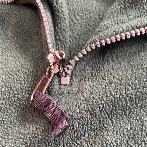 Antigua Green Bay Packer Zip-Up Sweater - Picture 6 of 7